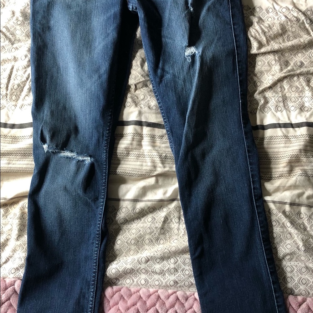 Hollister distressed high rise super skinny jean - Picture 3 of 5